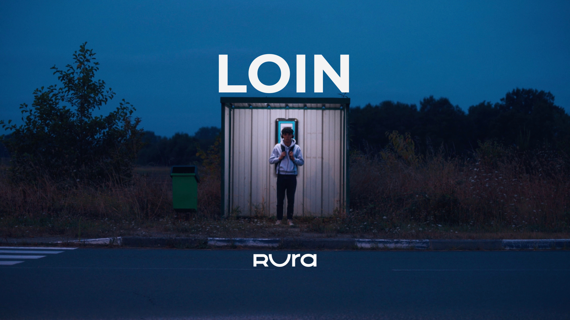 Loin - Far away